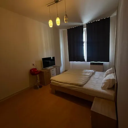 Apartment Bright In Shared Letna Near Center *