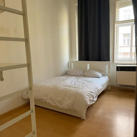 Apartamento Bright In Shared Letna Near Center